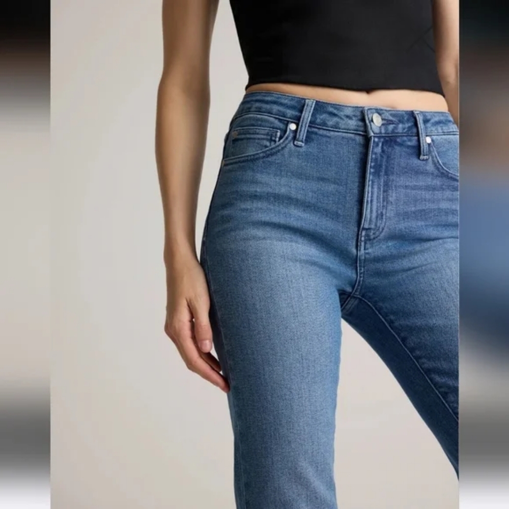 Quince Women's Straight Leg Jeans - Blue - Picture 4 of 10